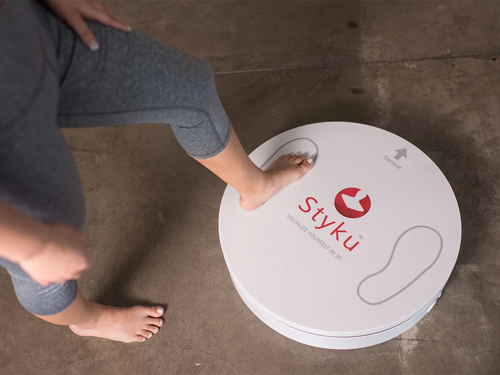 Stepping on Styku Scanner Stepping on Styku Scanner